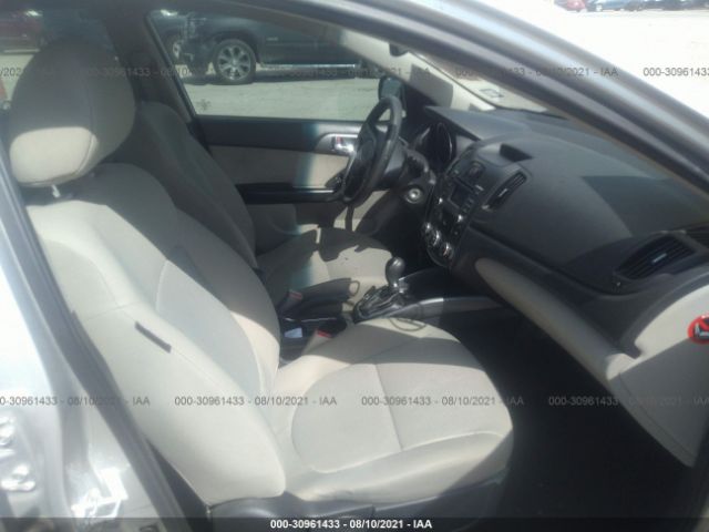 Photo 4 VIN: KNAFU4A25D5727629 - KIA FORTE 