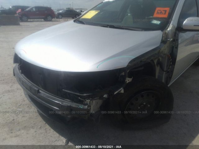 Photo 5 VIN: KNAFU4A25D5727629 - KIA FORTE 