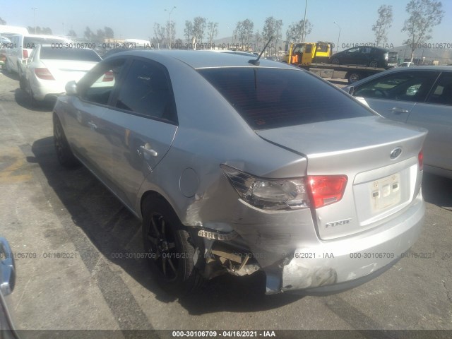 Photo 2 VIN: KNAFU4A26A5040722 - KIA FORTE 