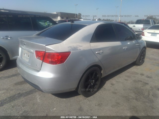 Photo 3 VIN: KNAFU4A26A5040722 - KIA FORTE 