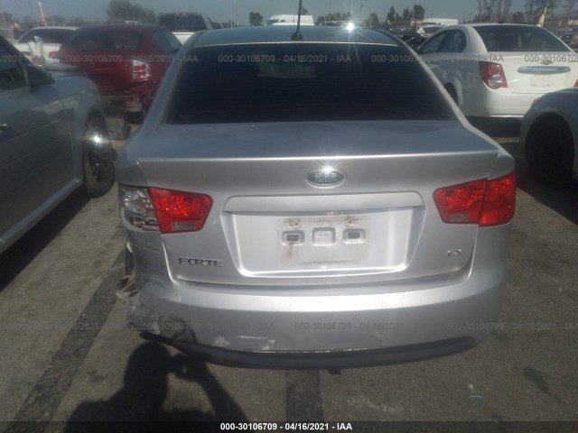 Photo 5 VIN: KNAFU4A26A5040722 - KIA FORTE 