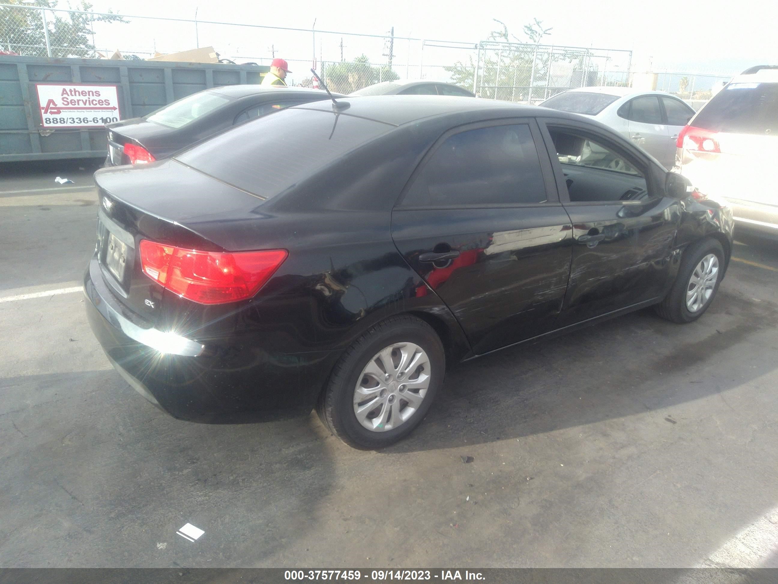 Photo 3 VIN: KNAFU4A26A5182441 - KIA FORTE 