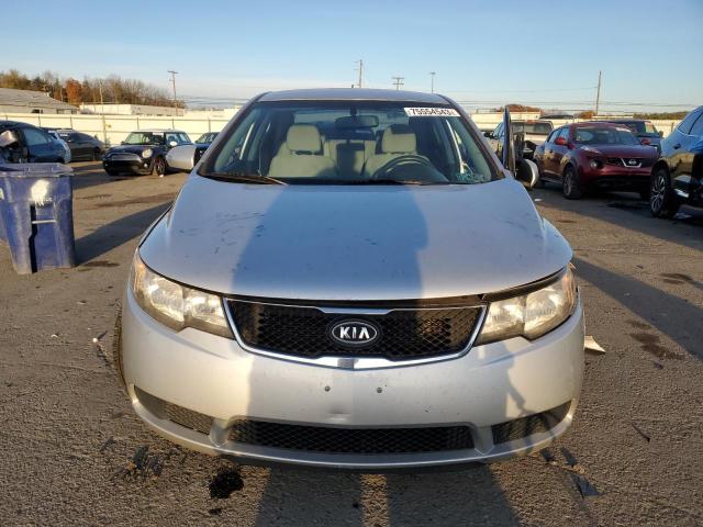 Photo 4 VIN: KNAFU4A26A5217804 - KIA FORTE 