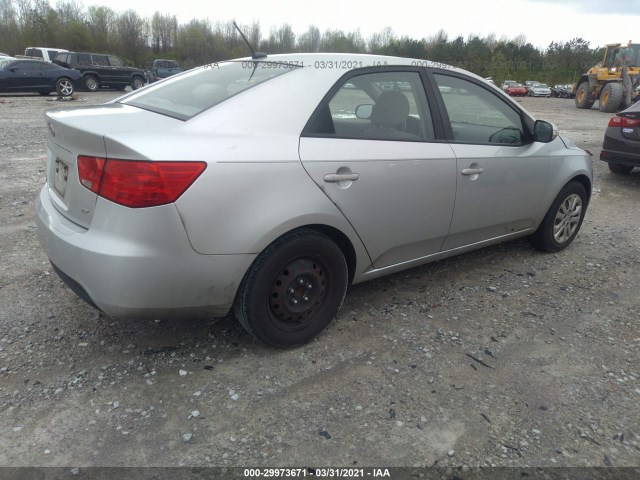 Photo 3 VIN: KNAFU4A26A5220685 - KIA FORTE 