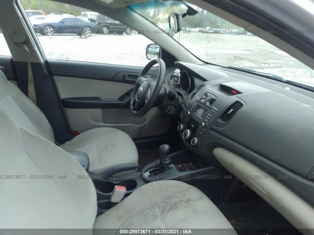 Photo 4 VIN: KNAFU4A26A5220685 - KIA FORTE 