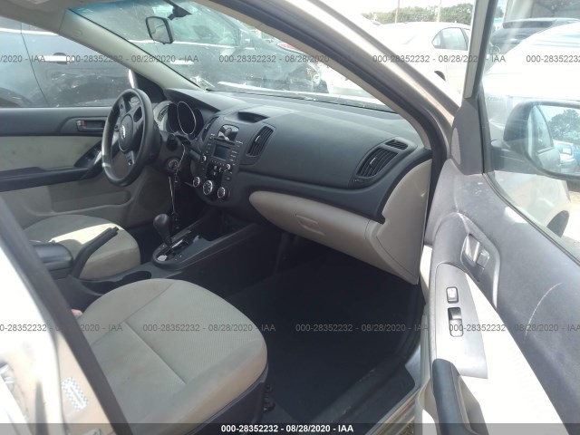 Photo 4 VIN: KNAFU4A26A5807274 - KIA FORTE 