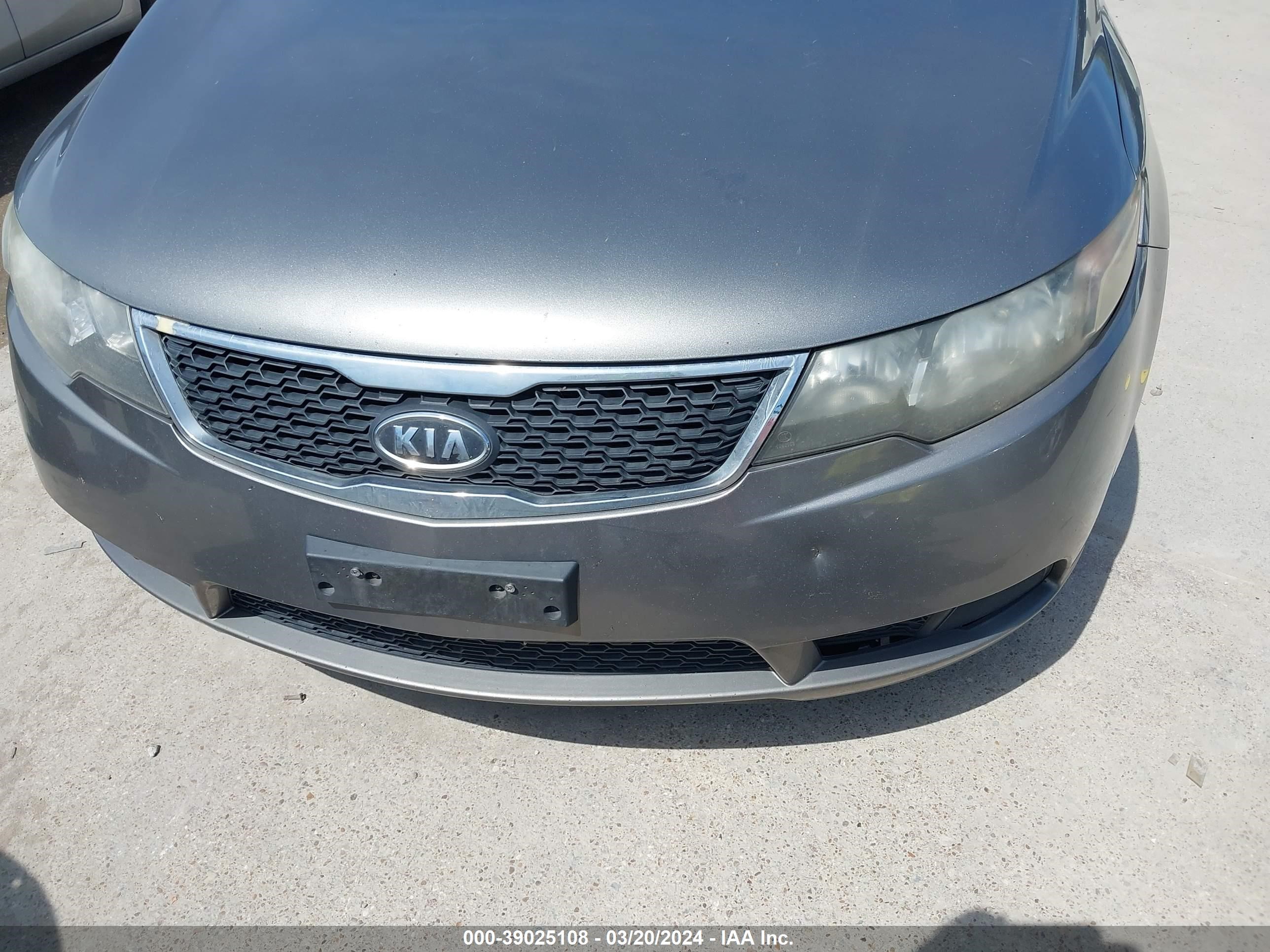 Photo 5 VIN: KNAFU4A26B5359023 - KIA FORTE 