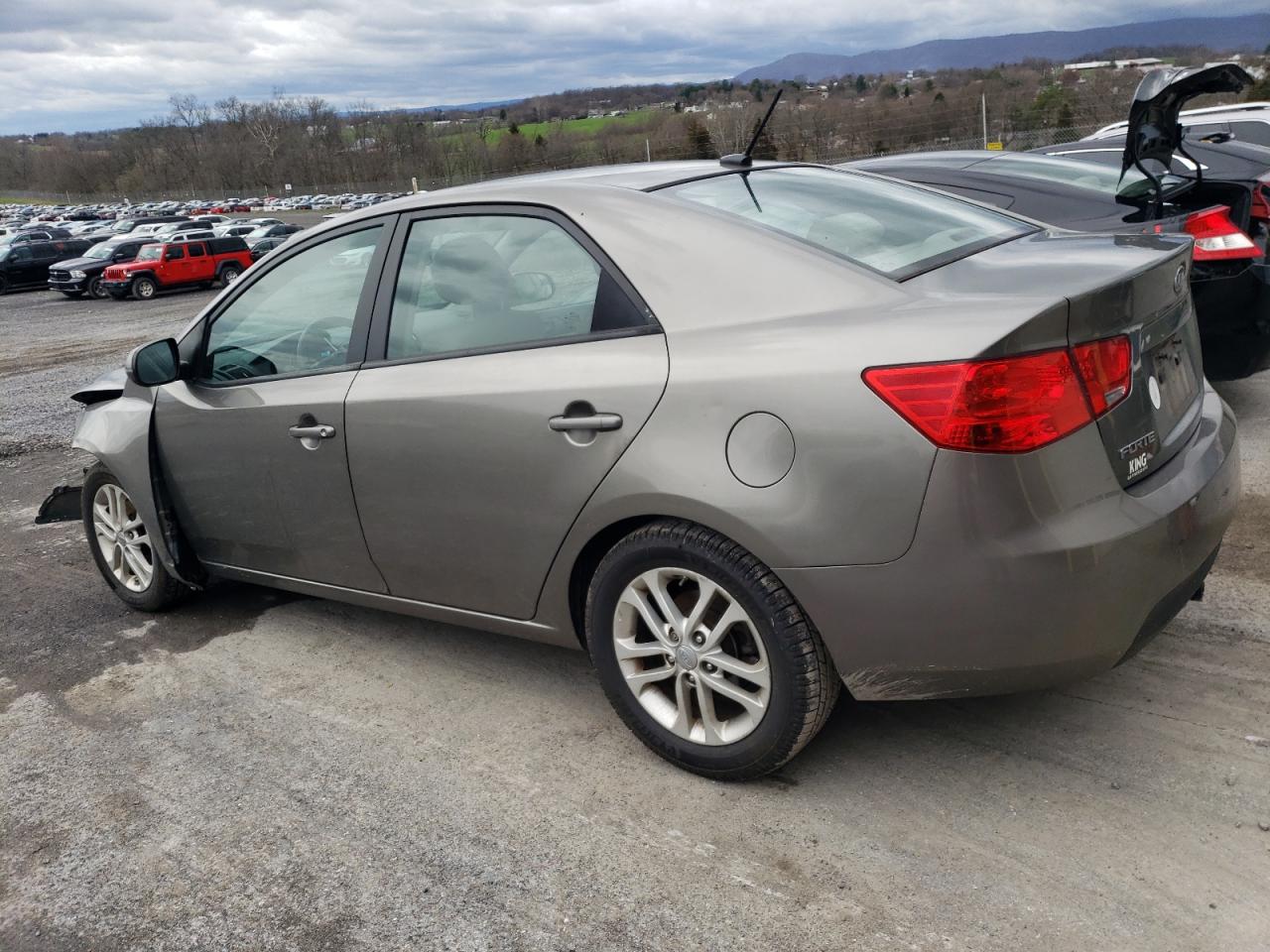 Photo 1 VIN: KNAFU4A26B5404672 - KIA FORTE 