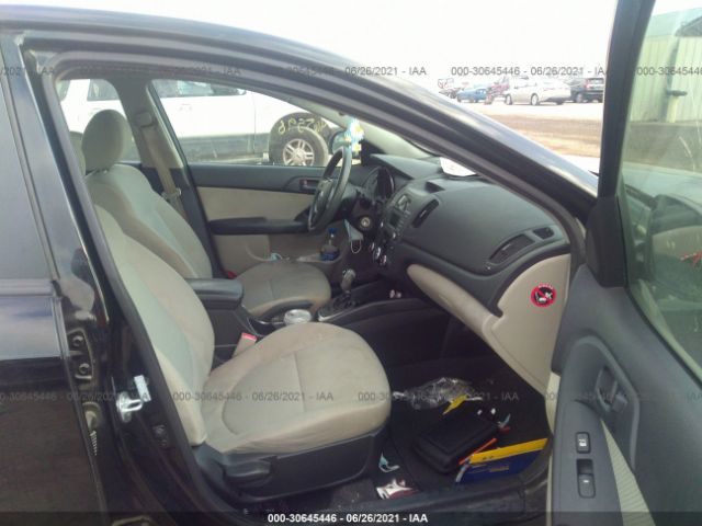 Photo 4 VIN: KNAFU4A26B5465598 - KIA FORTE 