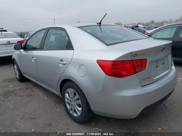 Photo 2 VIN: KNAFU4A26C5471483 - KIA FORTE 