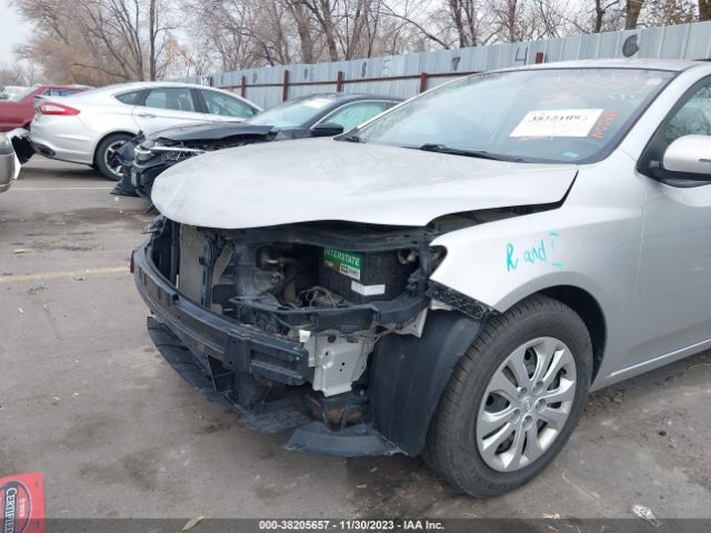 Photo 5 VIN: KNAFU4A26C5471483 - KIA FORTE 