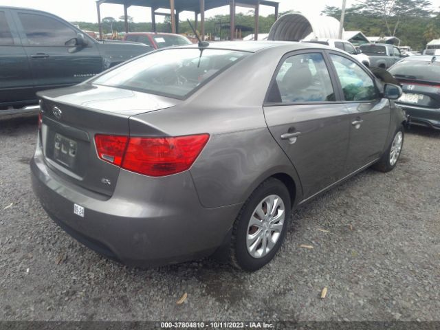 Photo 3 VIN: KNAFU4A26C5483763 - KIA FORTE 