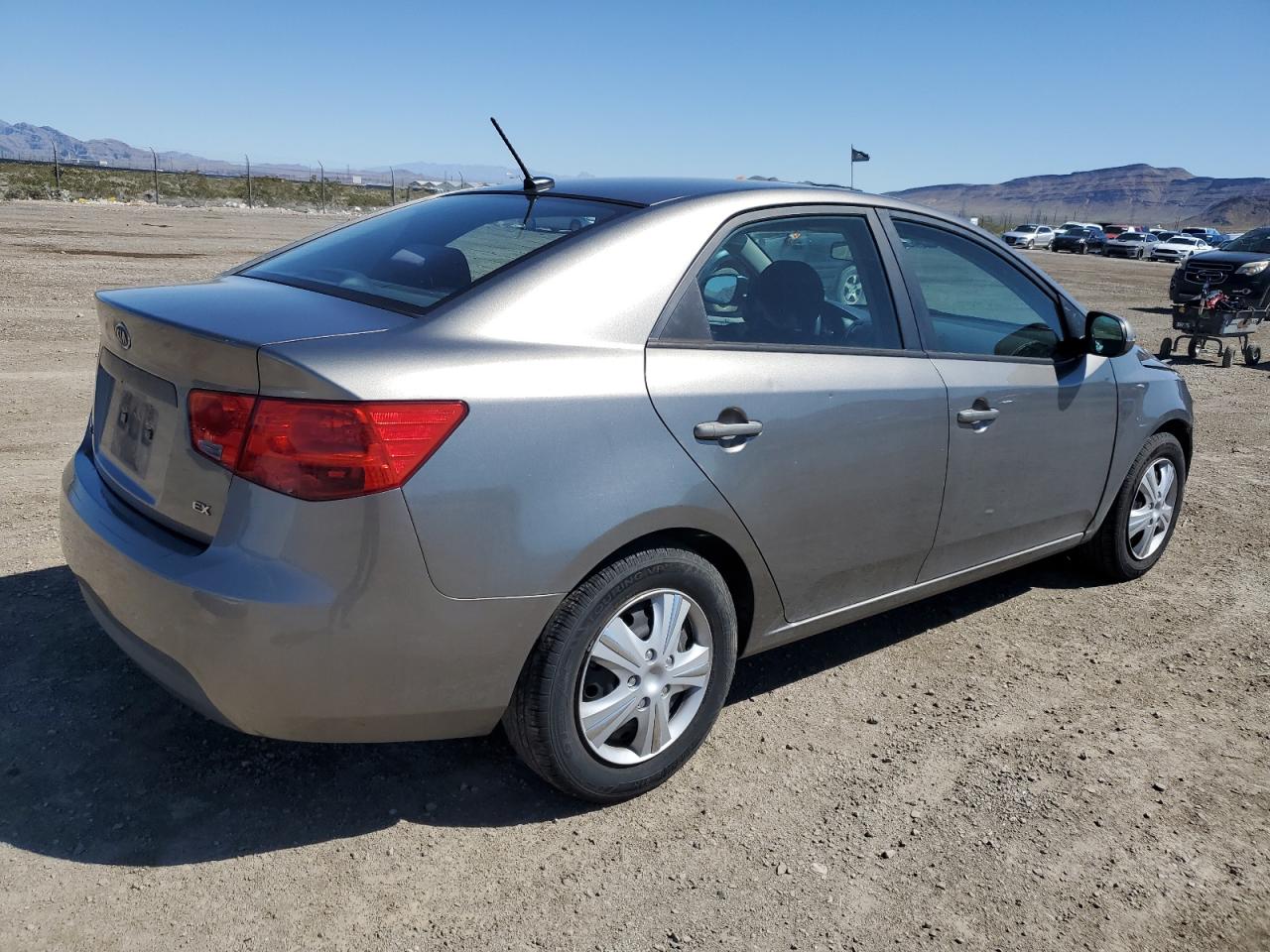 Photo 2 VIN: KNAFU4A26C5486467 - KIA FORTE 