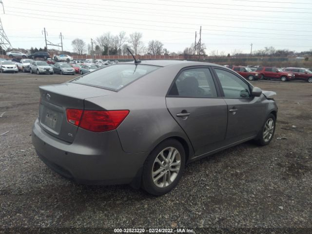 Photo 3 VIN: KNAFU4A26C5568103 - KIA FORTE 