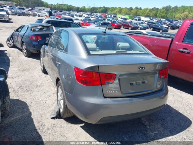 Photo 2 VIN: KNAFU4A26C5603108 - KIA FORTE 