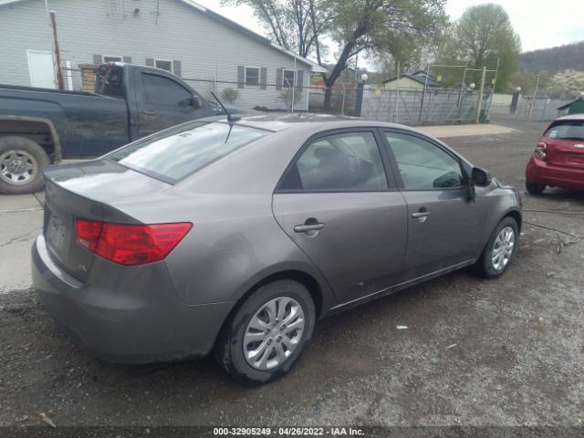 Photo 3 VIN: KNAFU4A26D5664010 - KIA FORTE 