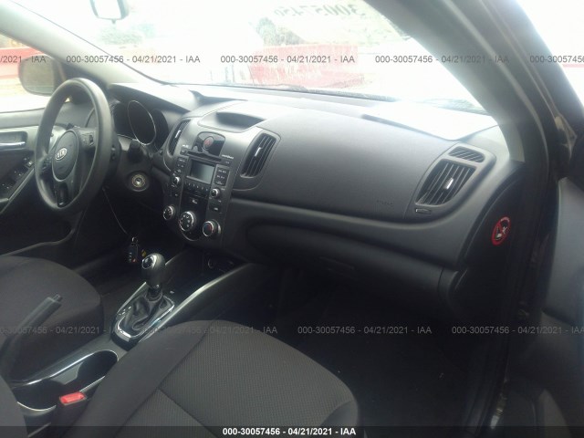 Photo 4 VIN: KNAFU4A26D5685780 - KIA FORTE 