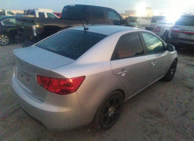 Photo 3 VIN: KNAFU4A26D5690767 - KIA FORTE 