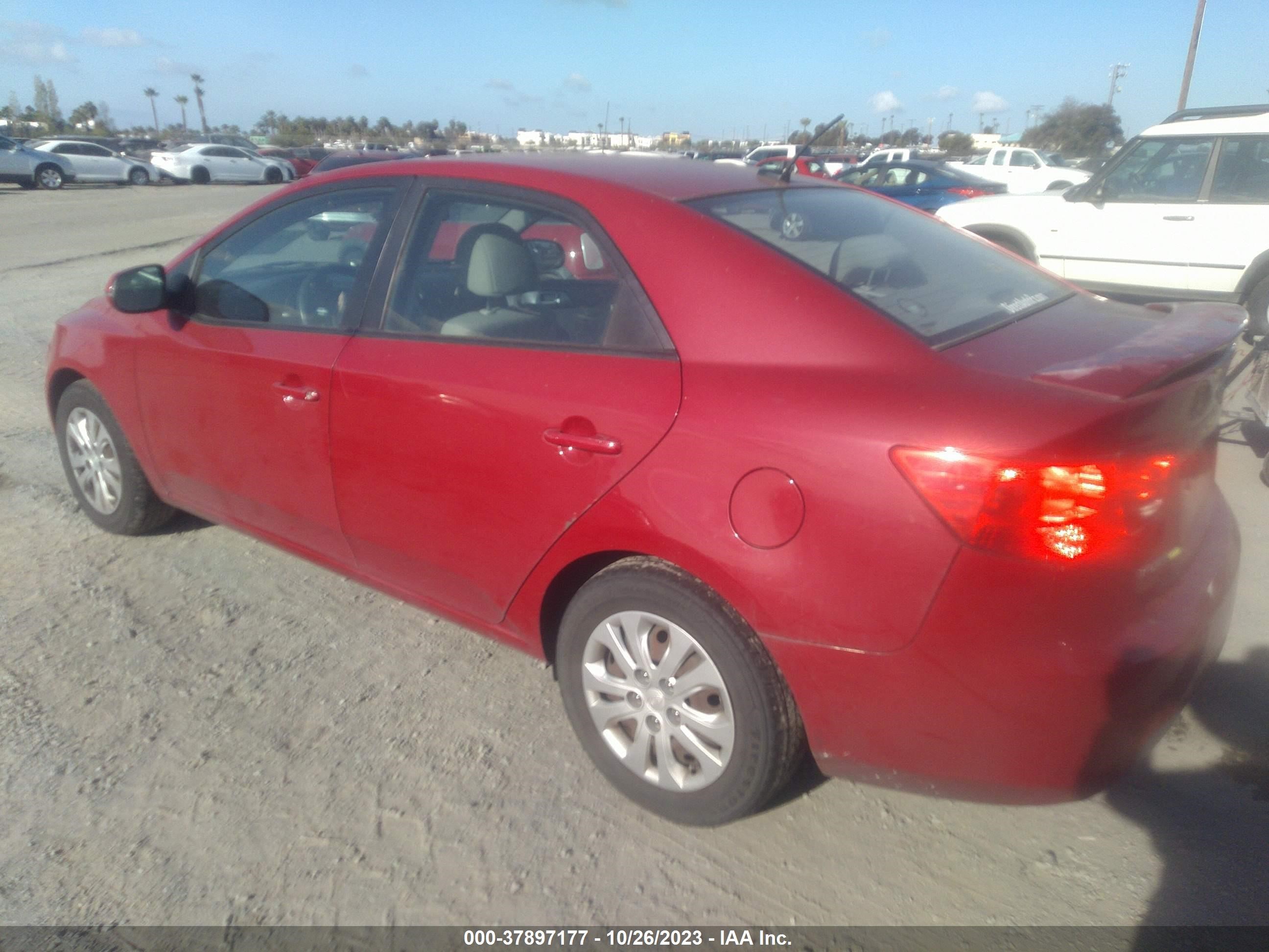 Photo 2 VIN: KNAFU4A26D5695340 - KIA FORTE 