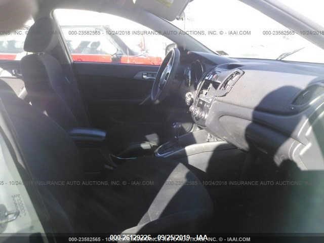 Photo 4 VIN: KNAFU4A26D5726618 - KIA FORTE 