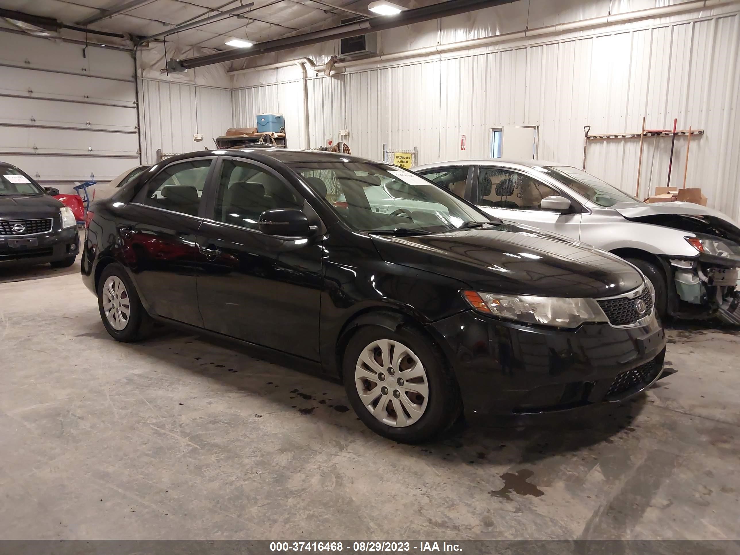 Photo 12 VIN: KNAFU4A26D5733827 - KIA FORTE 