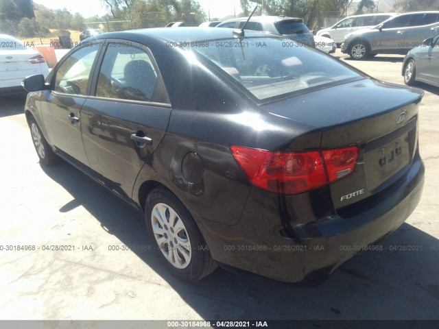 Photo 2 VIN: KNAFU4A27A5811060 - KIA FORTE 