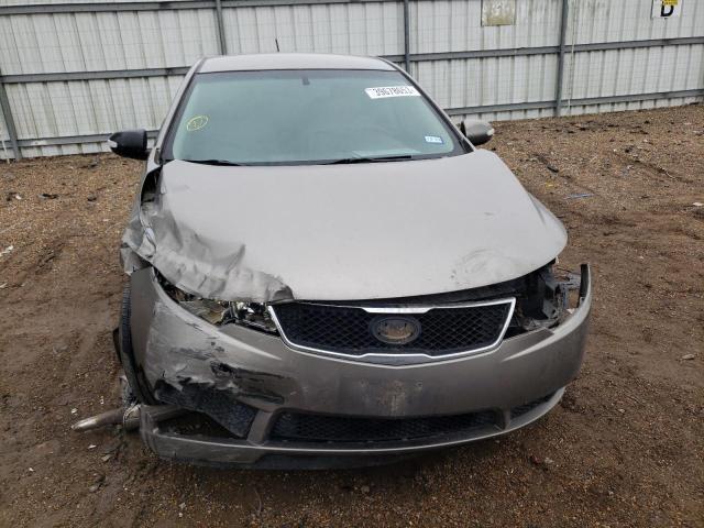 Photo 4 VIN: KNAFU4A27A5828165 - KIA FORTE EX 