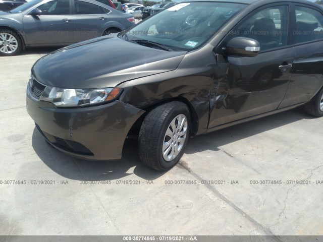 Photo 5 VIN: KNAFU4A27A5850277 - KIA FORTE 