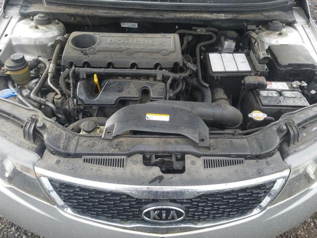 Photo 6 VIN: KNAFU4A27B5373626 - KIA FORTE EX 