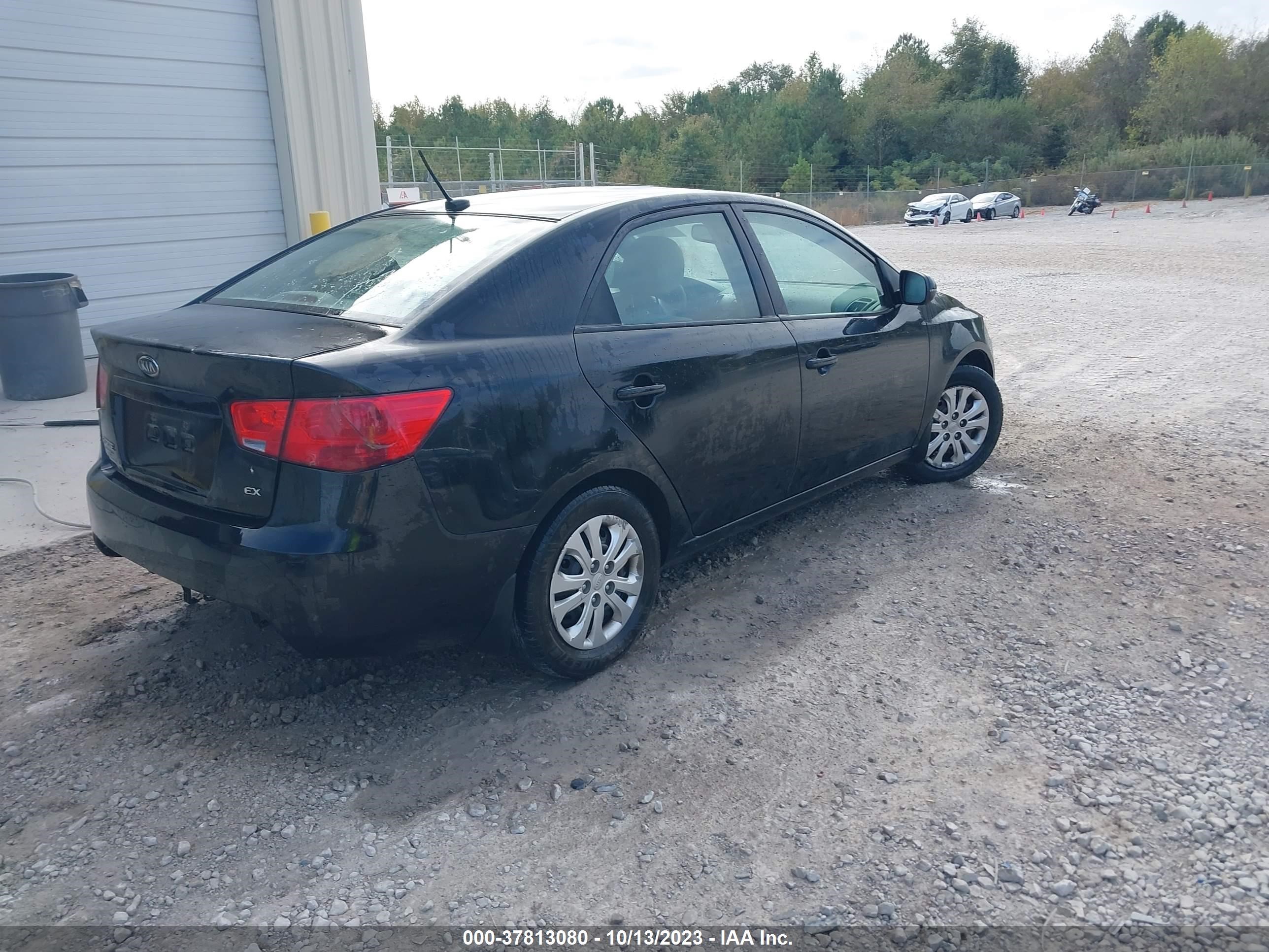 Photo 3 VIN: KNAFU4A27B5383394 - KIA FORTE 