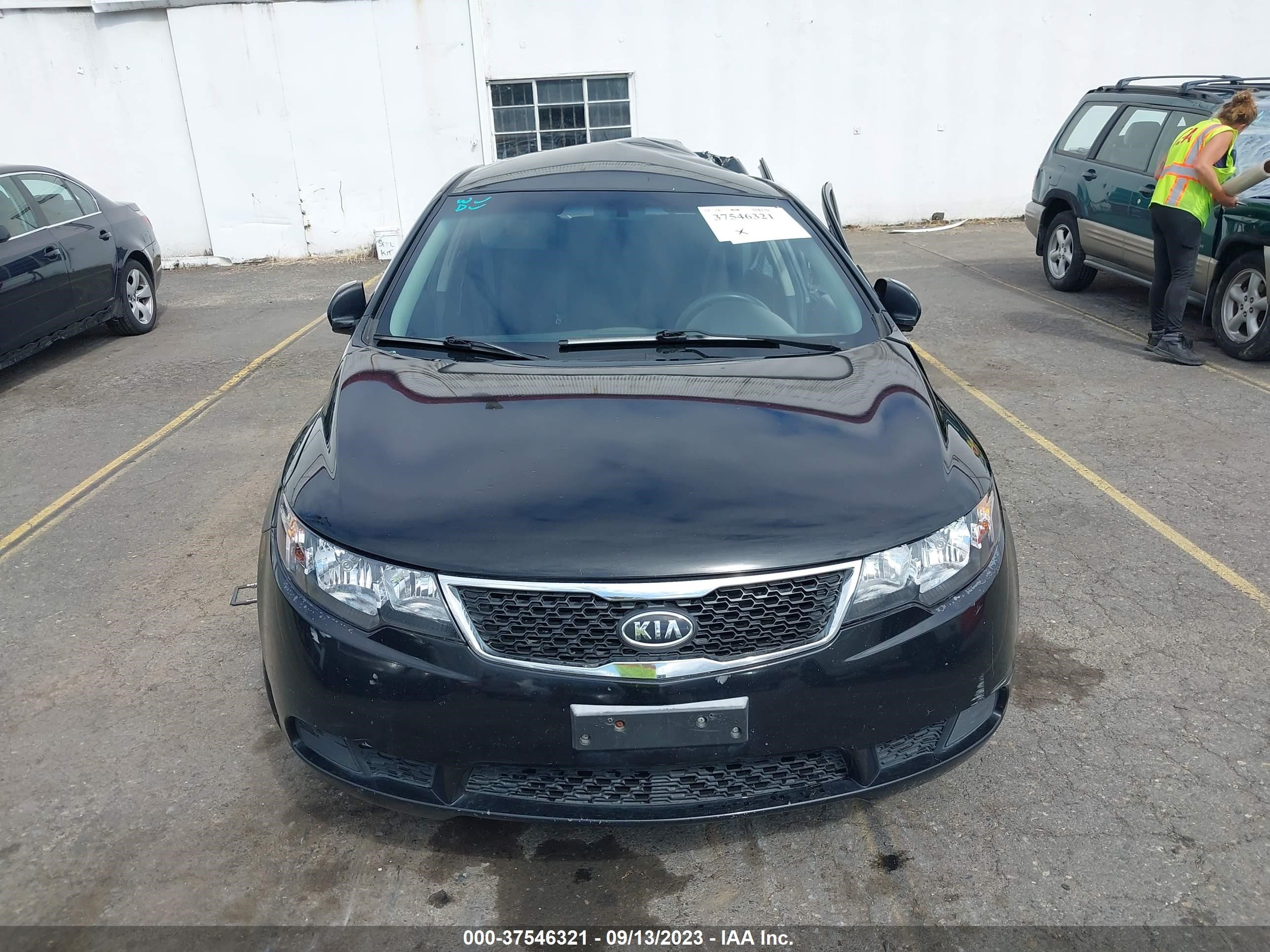 Photo 10 VIN: KNAFU4A27B5441701 - KIA FORTE 