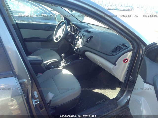 Photo 4 VIN: KNAFU4A27B5455503 - KIA FORTE 