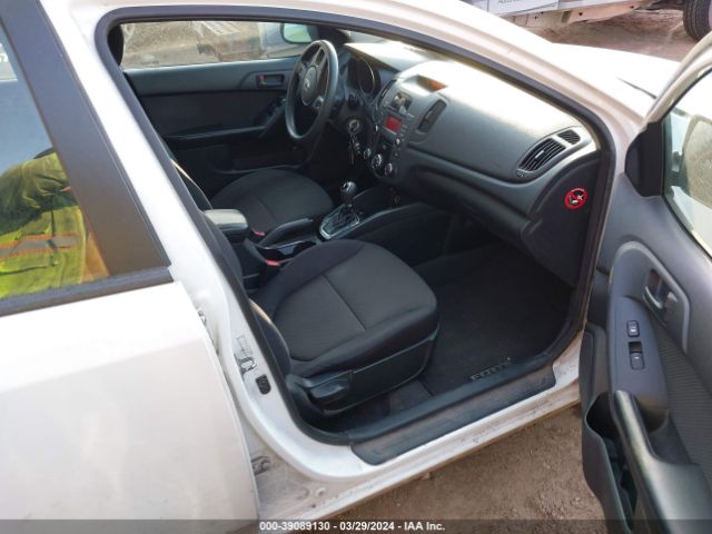 Photo 4 VIN: KNAFU4A27C5491225 - KIA FORTE 