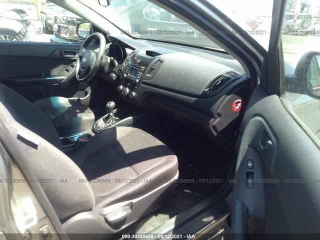 Photo 4 VIN: KNAFU4A27C5581846 - KIA FORTE 