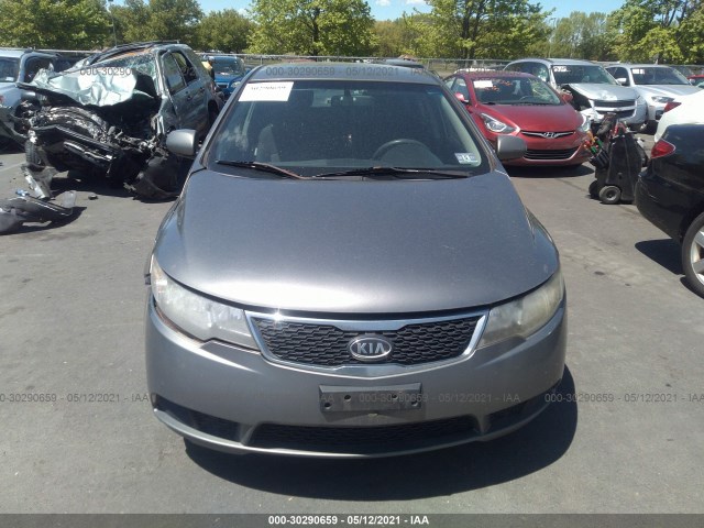 Photo 5 VIN: KNAFU4A27C5581846 - KIA FORTE 