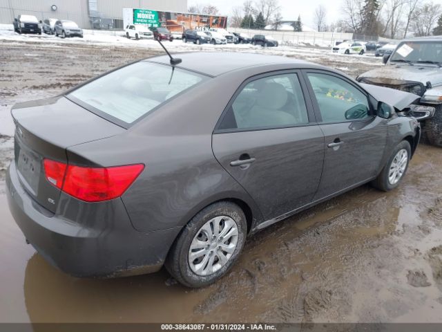 Photo 3 VIN: KNAFU4A27C5585086 - KIA FORTE 