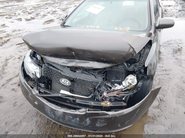 Photo 5 VIN: KNAFU4A27C5585086 - KIA FORTE 