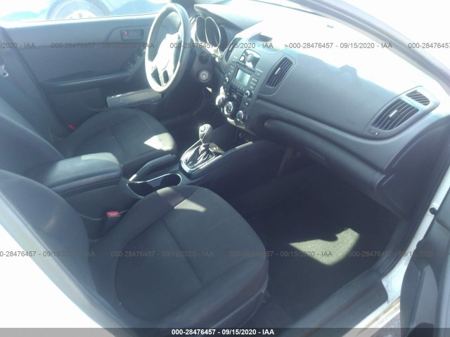 Photo 4 VIN: KNAFU4A27C5633833 - KIA FORTE 