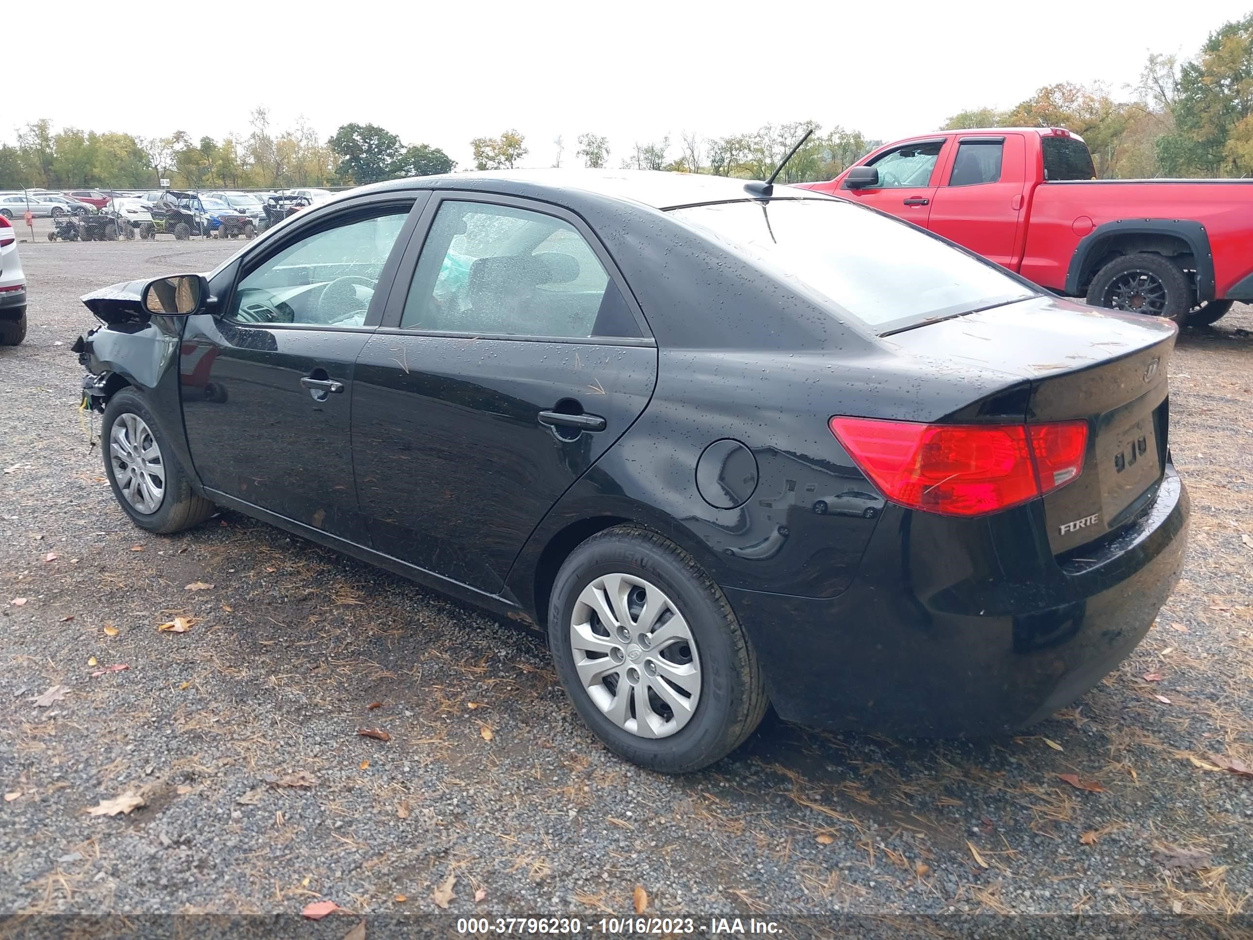 Photo 2 VIN: KNAFU4A27C5635615 - KIA FORTE 