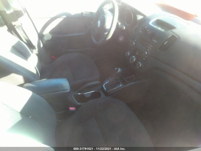 Photo 4 VIN: KNAFU4A27C5638675 - KIA FORTE 