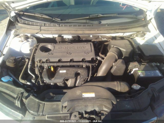 Photo 9 VIN: KNAFU4A27C5638675 - KIA FORTE 