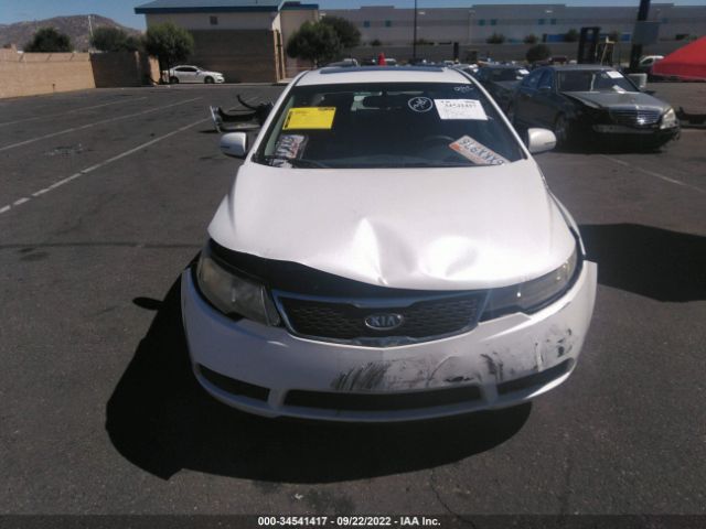 Photo 5 VIN: KNAFU4A27D5680376 - KIA FORTE 