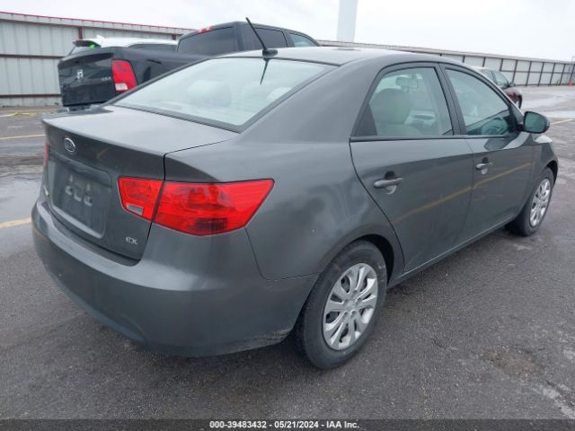 Photo 3 VIN: KNAFU4A27D5703266 - KIA FORTE 