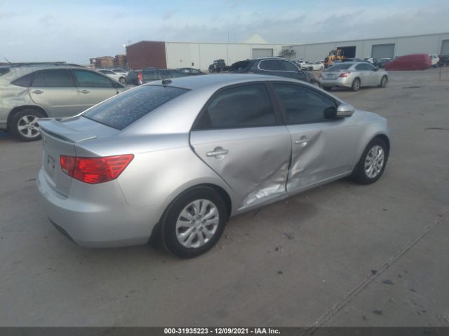 Photo 3 VIN: KNAFU4A27D5717913 - KIA FORTE 