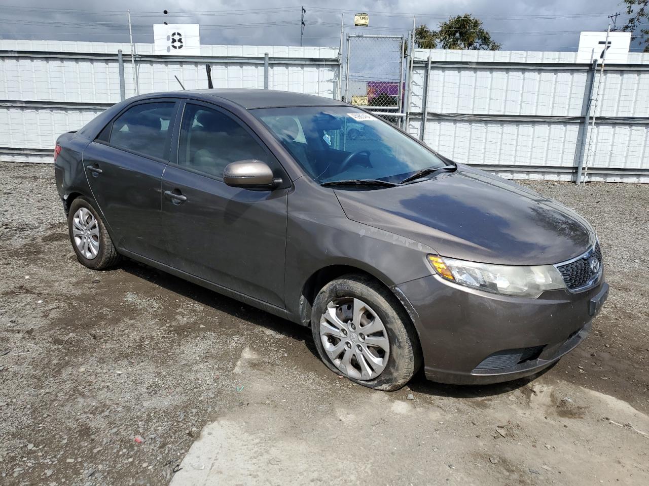 Photo 3 VIN: KNAFU4A27D5723842 - KIA FORTE 