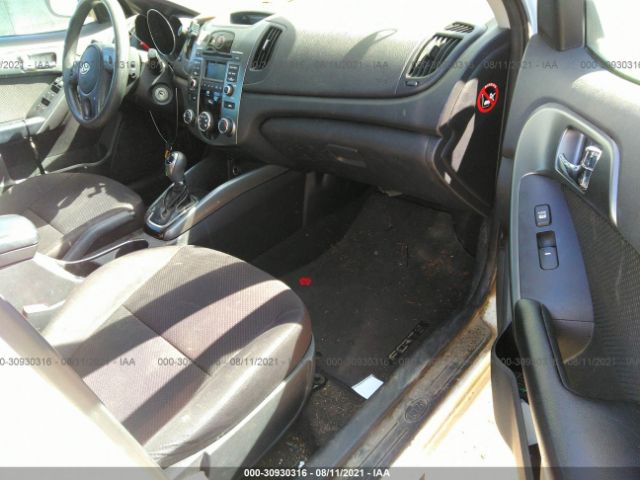 Photo 4 VIN: KNAFU4A27D5728491 - KIA FORTE 