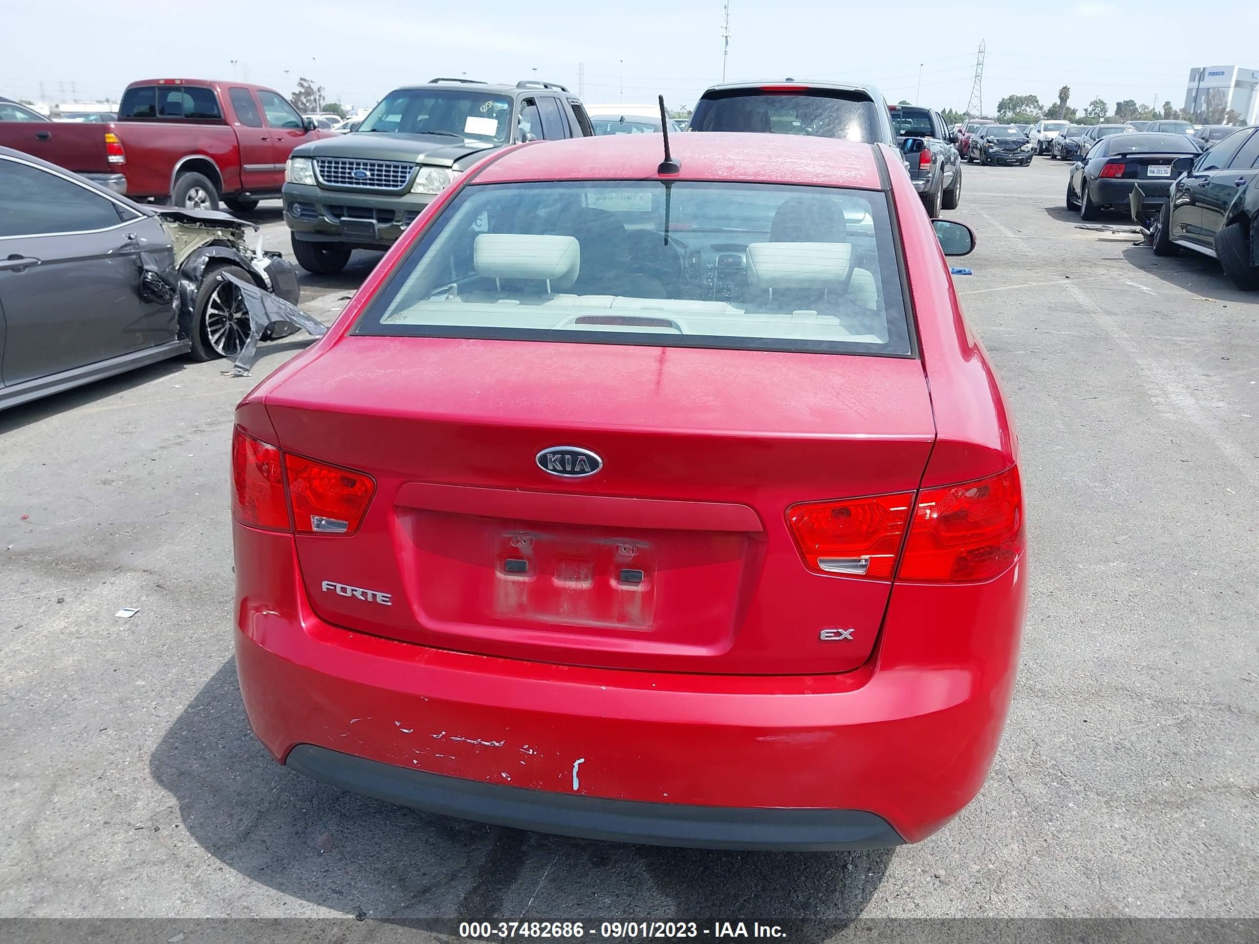 Photo 15 VIN: KNAFU4A27D5739538 - KIA FORTE 