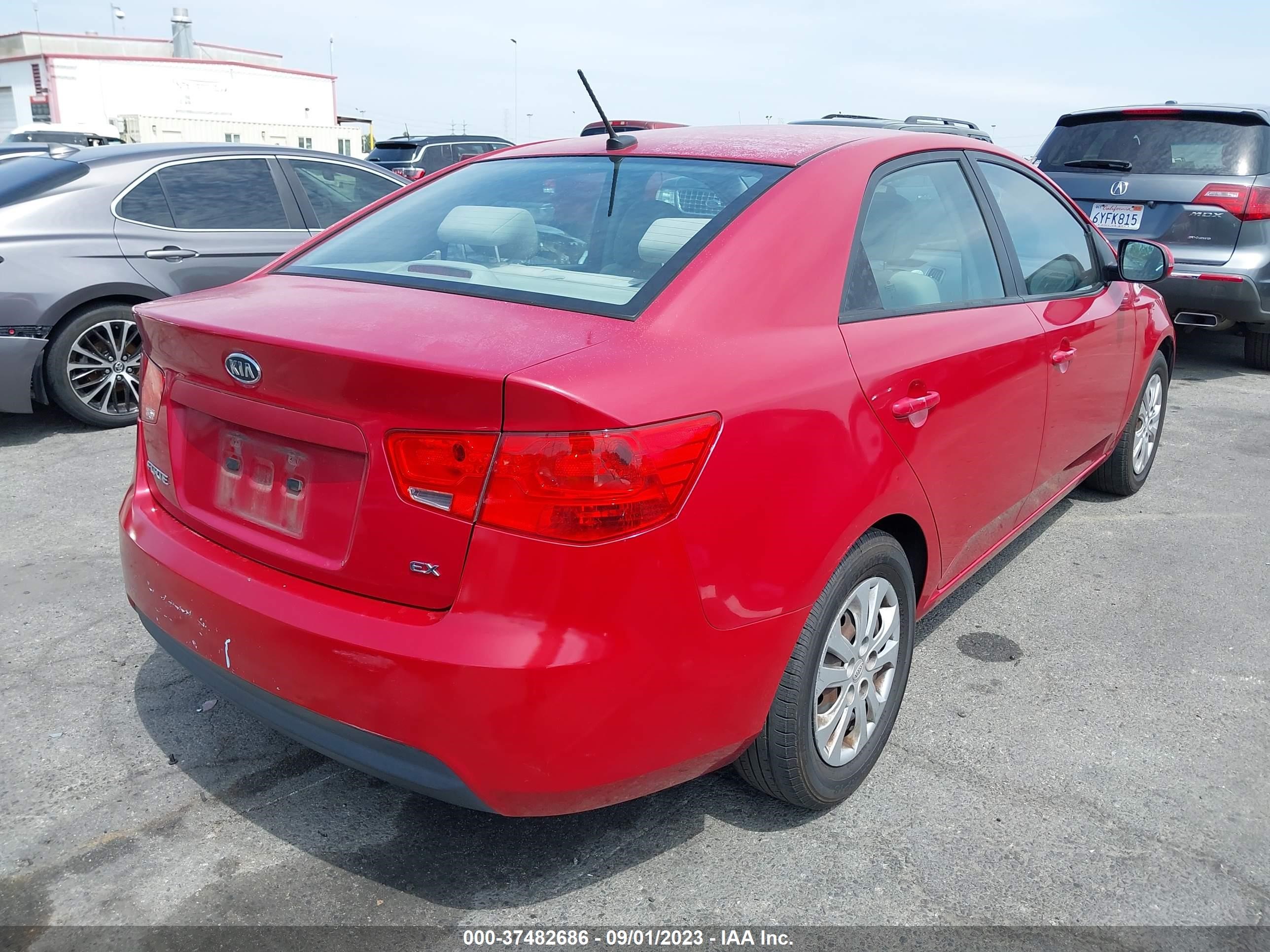 Photo 3 VIN: KNAFU4A27D5739538 - KIA FORTE 