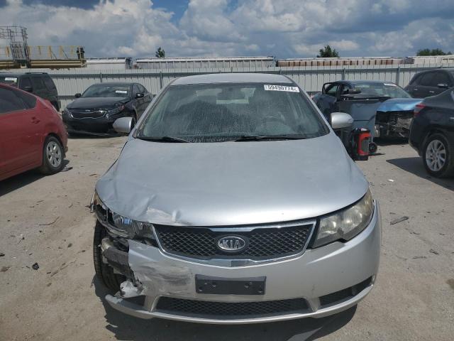 Photo 4 VIN: KNAFU4A28A5104811 - KIA FORTE 