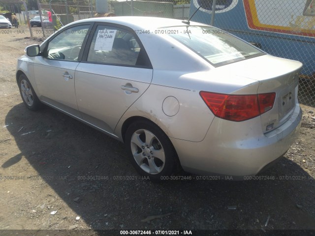 Photo 2 VIN: KNAFU4A28A5109992 - KIA FORTE 